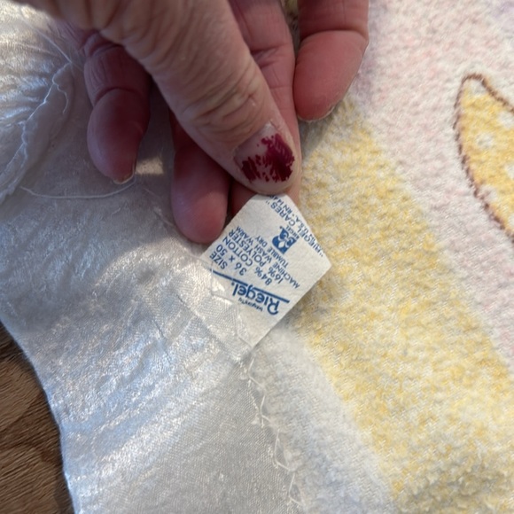 Vintage 1980s Critter Sitters Lives Babies - Baby Blanket with bunny white trim - Picture 5 of 7